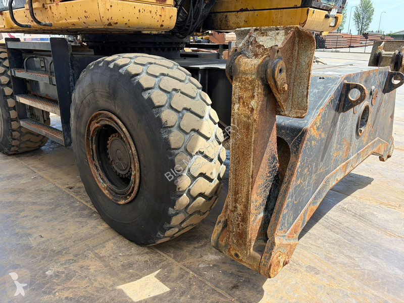 Jeřáb Caterpillar M325DMH