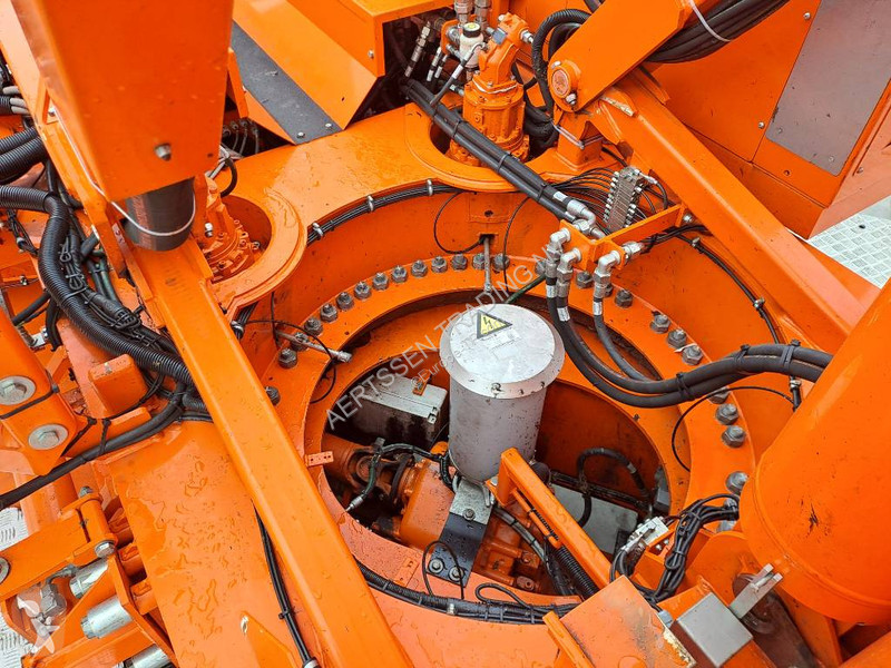 Grue Spierings SK597AT4 E-lift (48m)