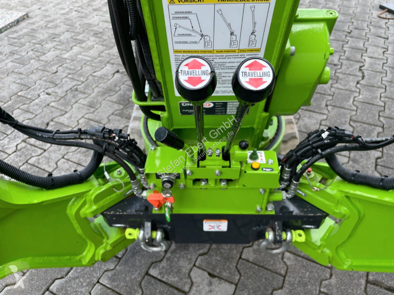 Macara  UNIC URW295CBE/ Raupenkran / 8,8m / 2,9t