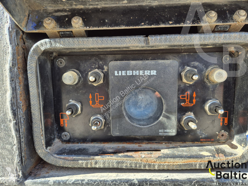 Macara Liebherr UTM 526