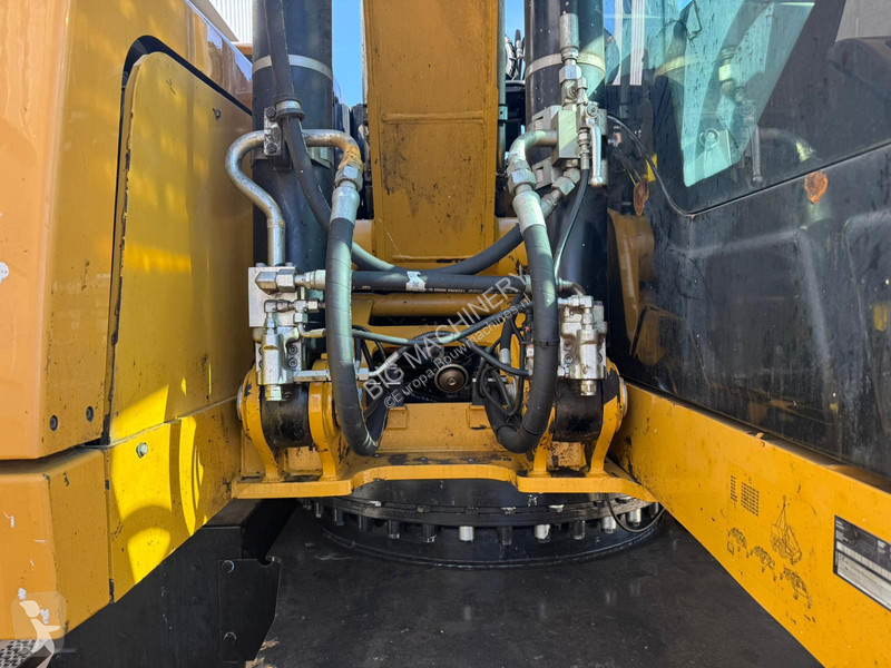 Kran Caterpillar MH3022
