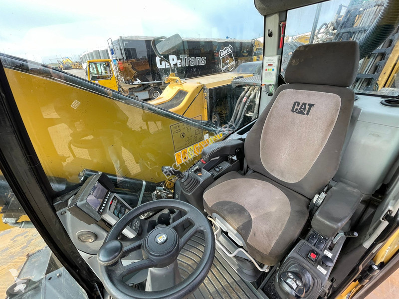 Jeřáb Caterpillar MH3024