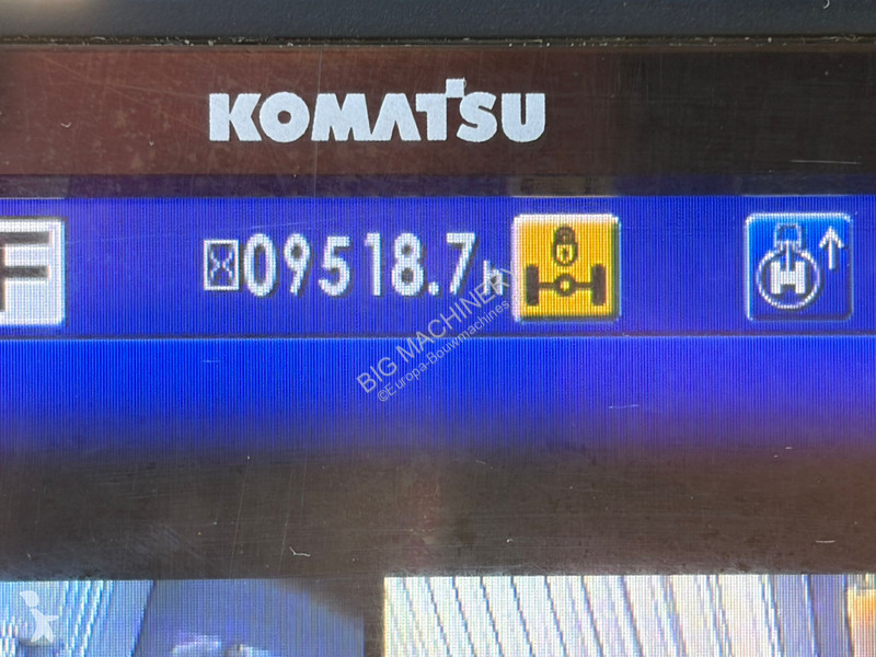 جرافة Komatsu PW148-10