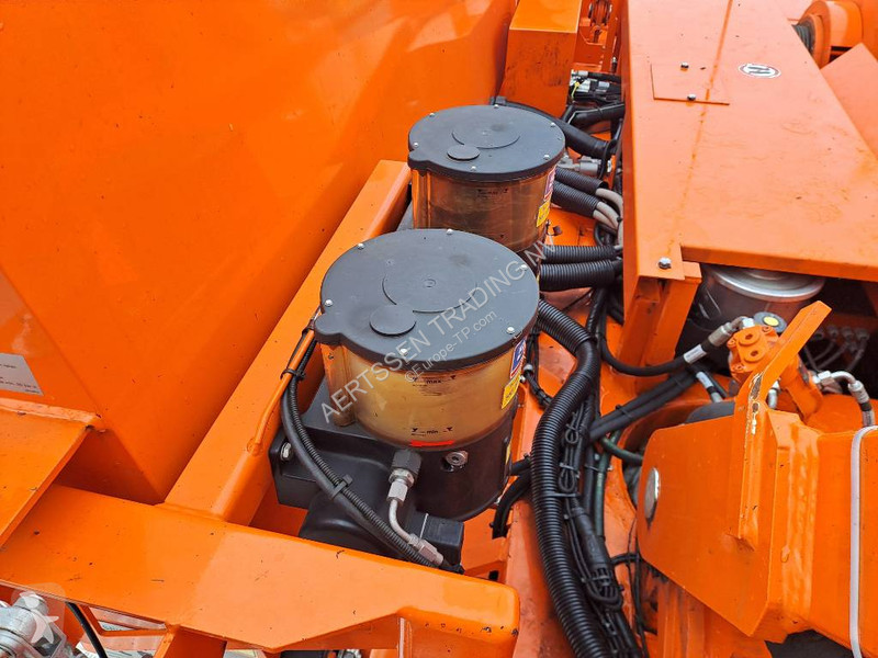 Grue Spierings SK597AT4 E-lift (48m)