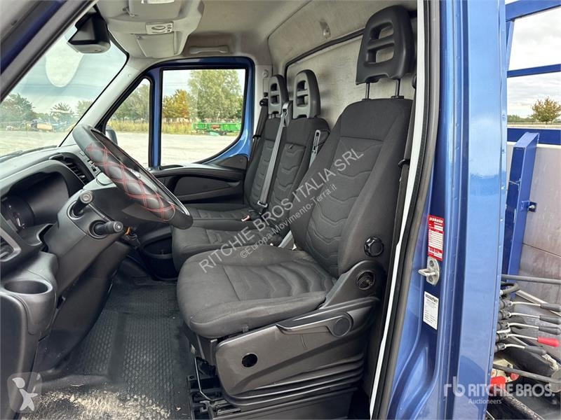Kran Iveco HC Industrie HC33A3 700 kg on  Iveco...