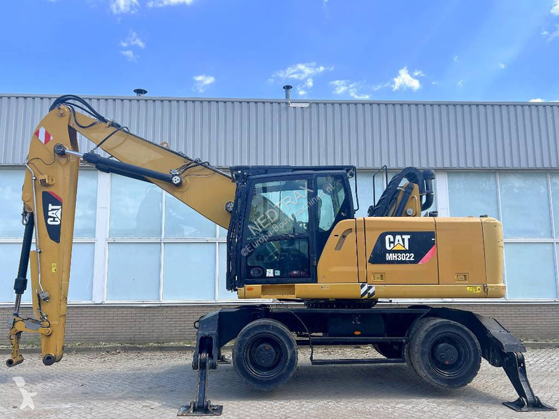 Gru Caterpillar MH 3022    2015    CE