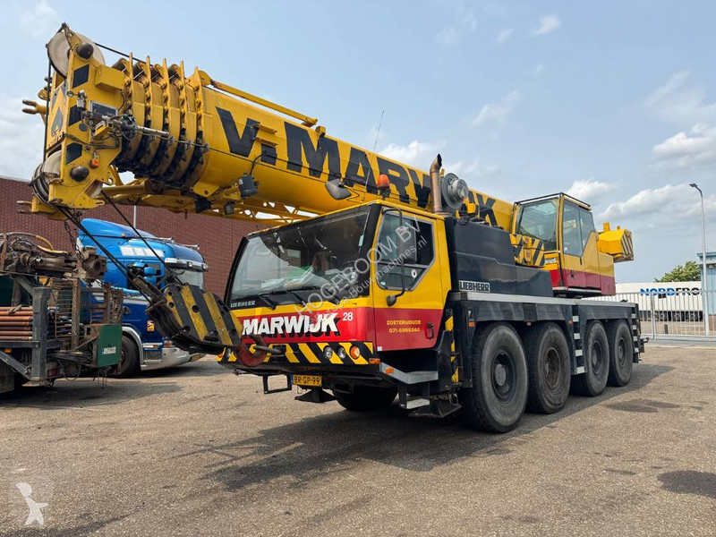Grua Liebherr 1070-4.1 ( WHIT JIB )