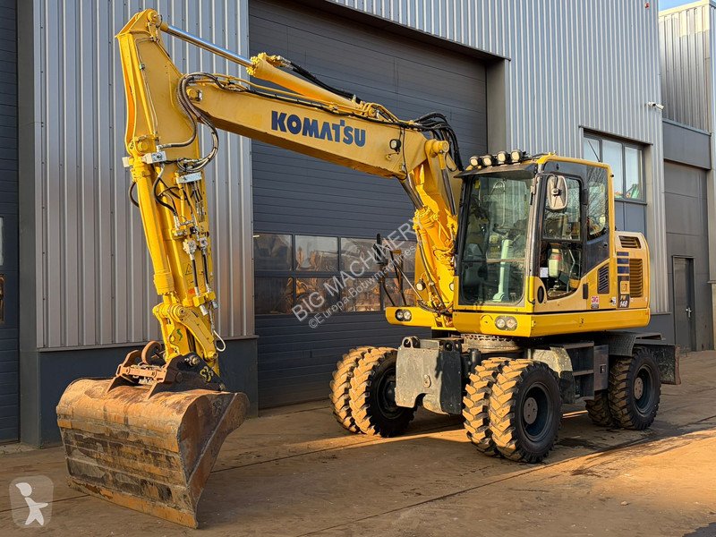جرافة Komatsu PW148-10