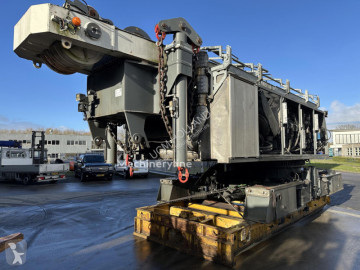 Pásový jeřáb Liebherr
