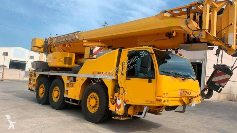 رافعة Terex Demag 55L