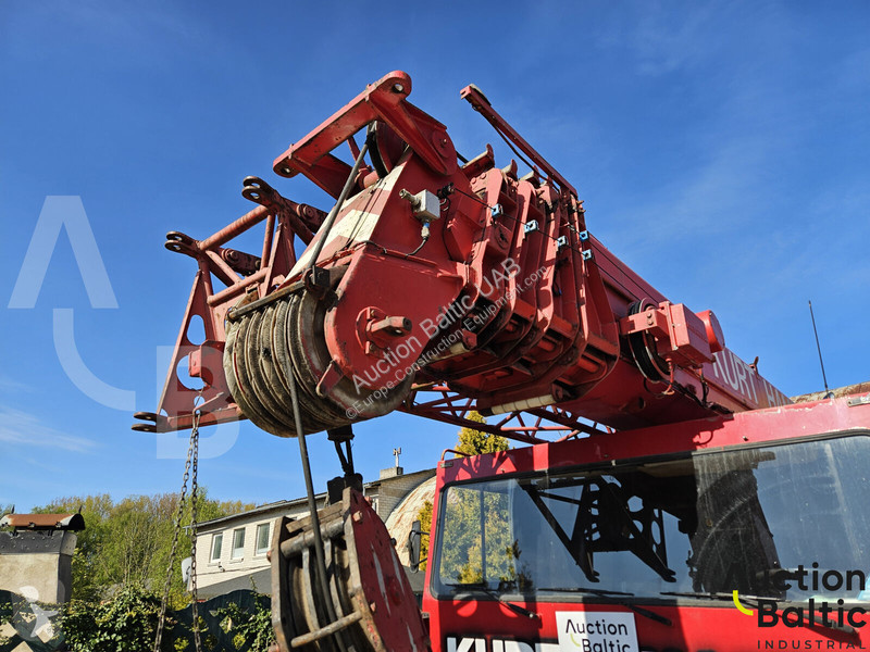 Žeriav Liebherr 1045