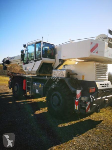رافعة متحركة Terex