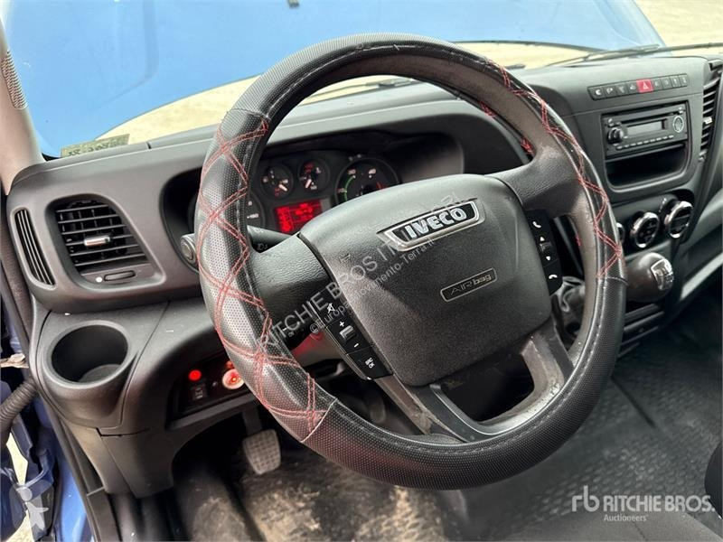 Kran Iveco HC Industrie HC33A3 700 kg on  Iveco...