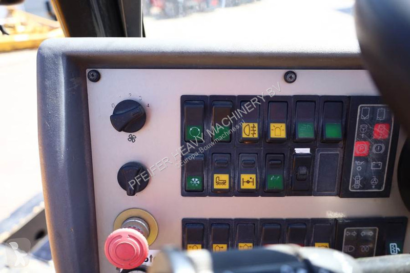 Grua Demag AC30 City Diesel, 4x4x4 Drive, 30t...