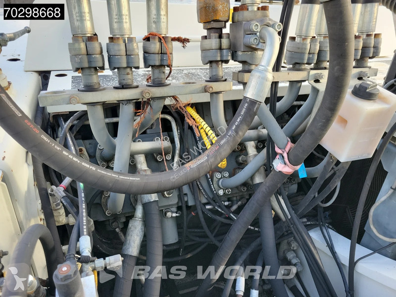 رافعة Liebherr R954 C EW