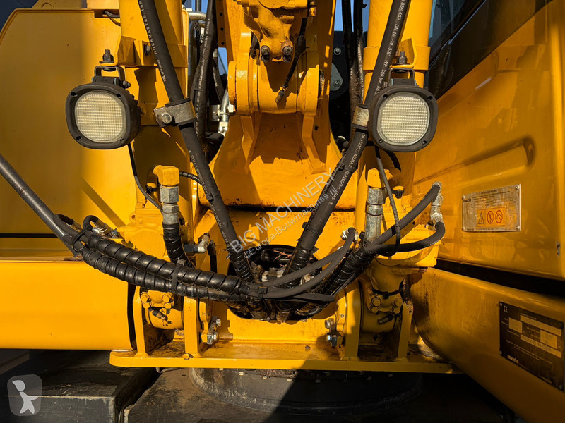 جرافة Komatsu PW148-10