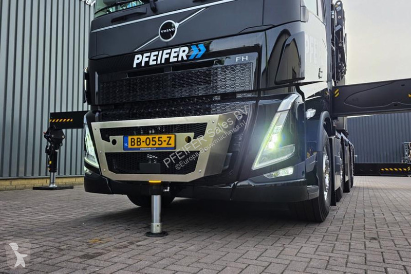 Grue Volvo FH540 8X2 WITH HIAB 140TM CRANE...