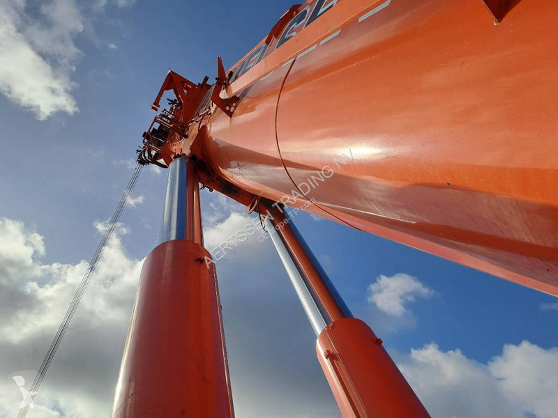 Grua Terex Demag AC700