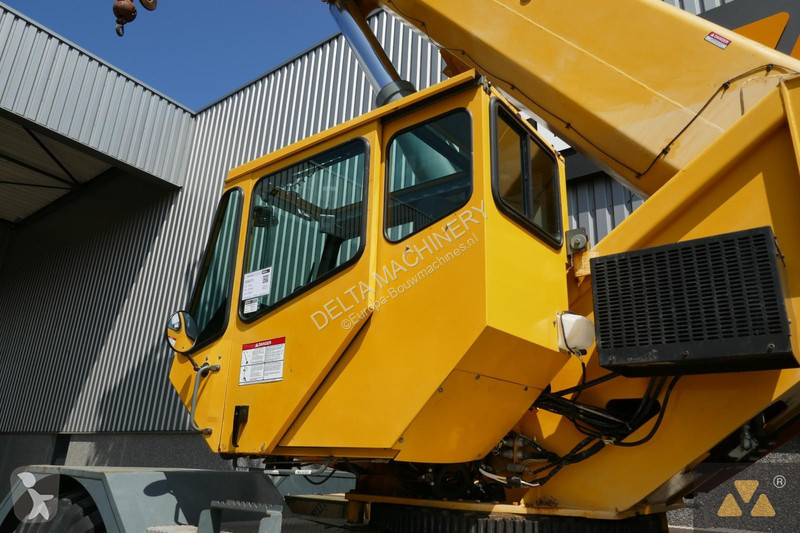 Grua Grove RT700E