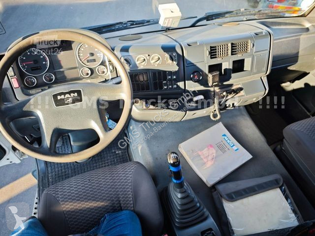 Kamion Mercedes Actros /6X4/30m MKG Montagekran...