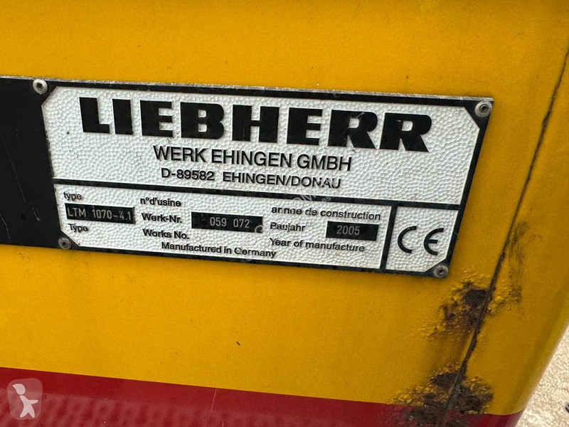 Grua Liebherr 1070-4.1 ( WHIT JIB )