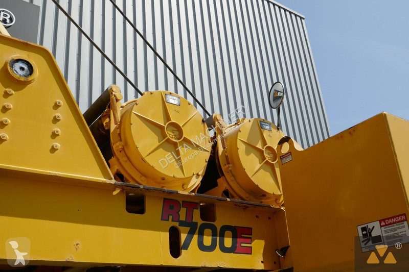 Grua Grove RT700E