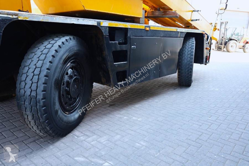 Grua Demag AC30 City Diesel, 4x4x4 Drive, 30t...
