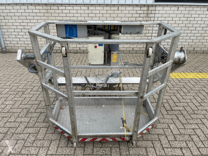 Grua Böcker AK 35/3000 SPS