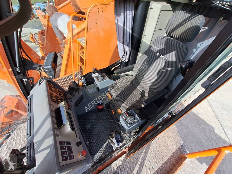 Grua Terex Demag AC700