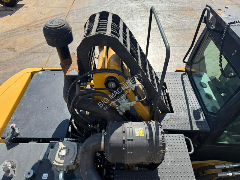 Kran Caterpillar MH3022