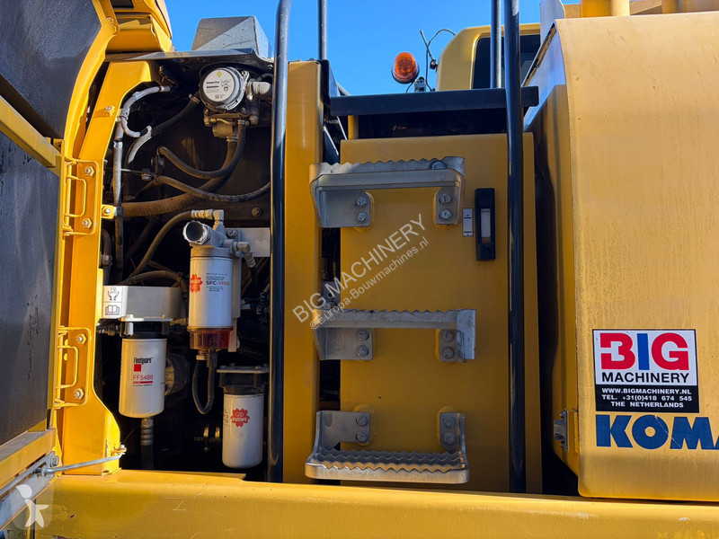 جرافة Komatsu PW148-10