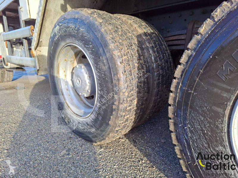 Grue Mercedes Actros 3331