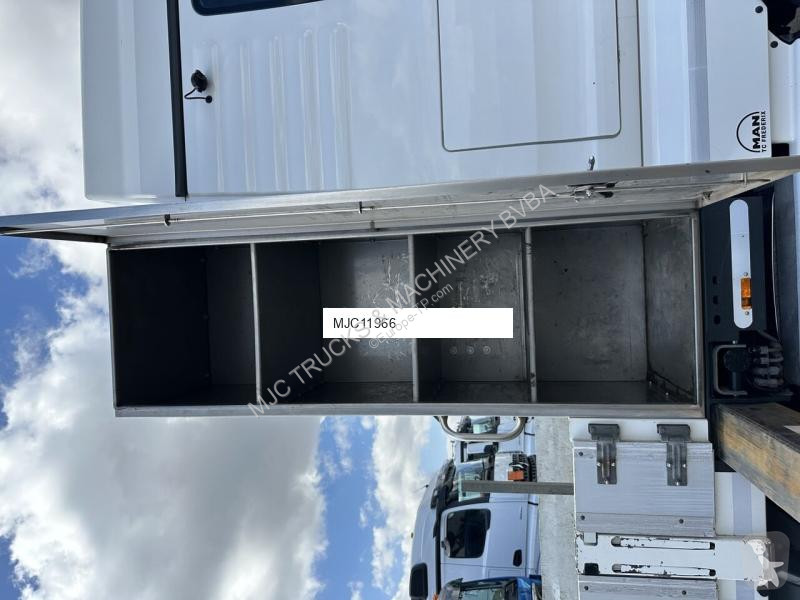 Kamion MAN TGX 35420 8x4-4 TRIDEM + CRANE...