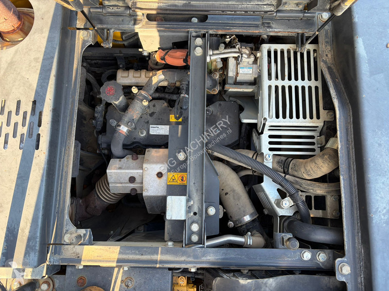 جرافة Komatsu PW148-10