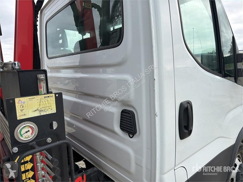رافعة Iveco Palfinger PK3400 990 kg on  Iveco...
