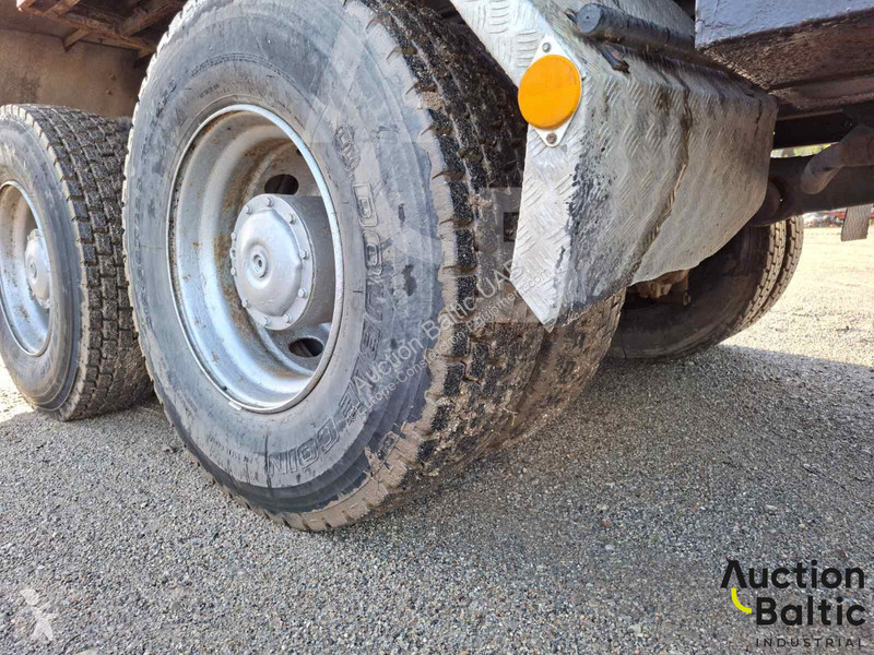 Grue Mercedes Actros 3331