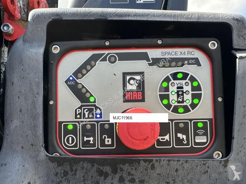 Kamion MAN TGX 35420 8x4-4 TRIDEM + CRANE...