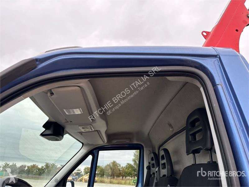 Kran Iveco HC Industrie HC33A3 700 kg on  Iveco...