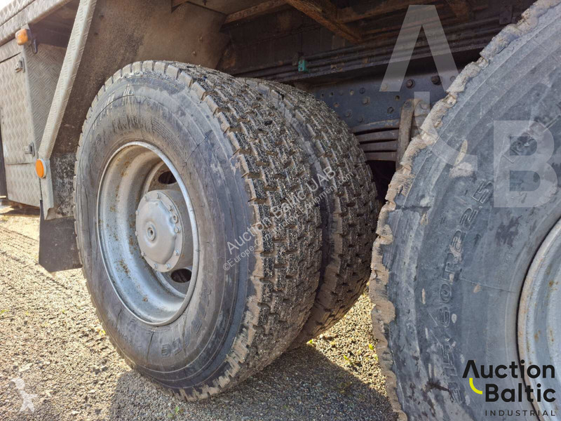 Grue Mercedes Actros 3331