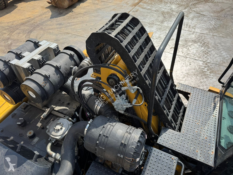 Kran Caterpillar MH3024