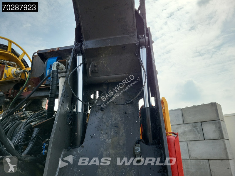 Graafmachine Volvo EW220 E