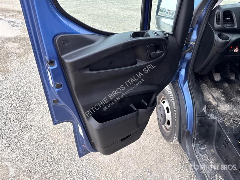 Kran Iveco HC Industrie HC33A3 700 kg on  Iveco...