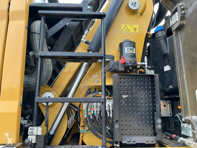 Jeřáb Caterpillar MH3024
