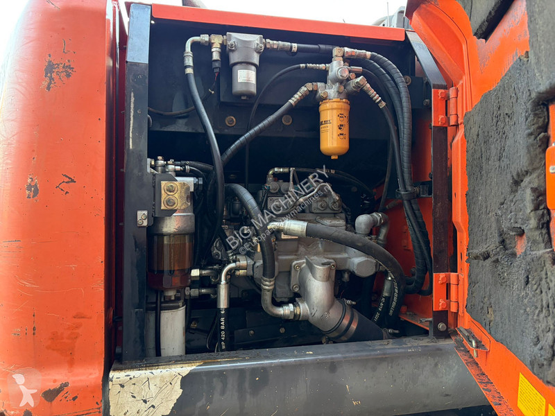 Rýpadlo Hitachi
