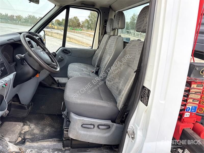 Kraan Ford Amco Veba V703 2S on Ford Transit...