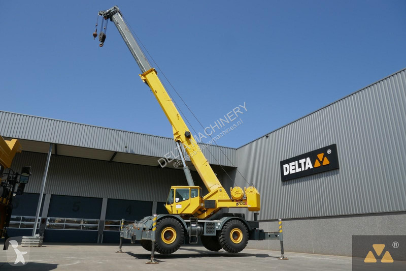 Grua Grove RT700E