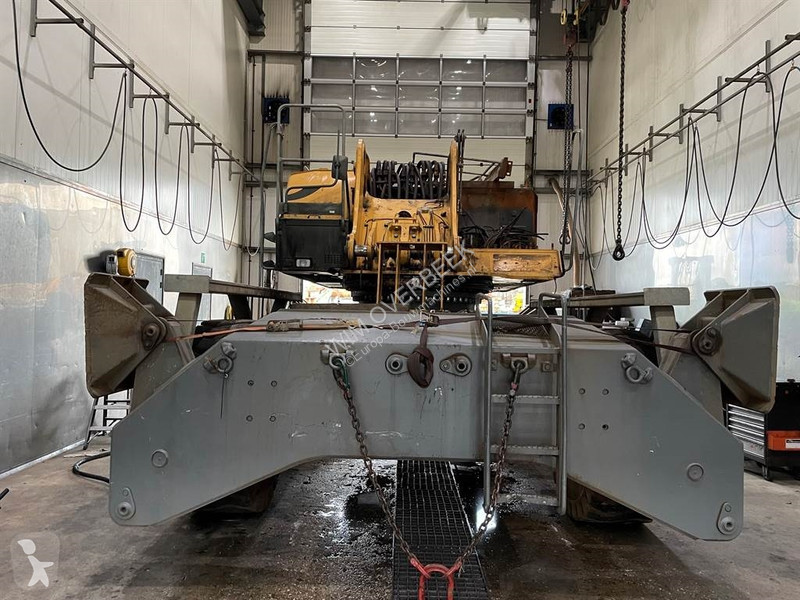 Žeriav Liebherr LH 80 - (For parts)
