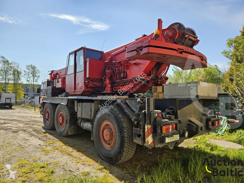 Žeriav Liebherr 1045