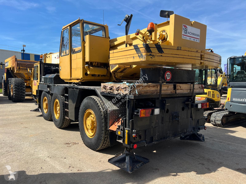 Žeriav Liebherr 1035-3 .