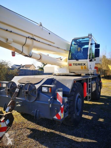 رافعة متحركة Terex